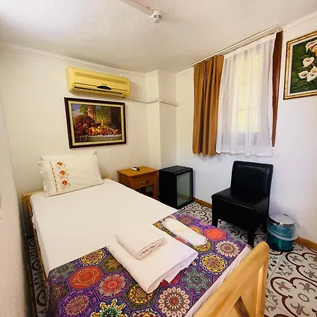 Hotel Antik House 1880 Çeşme
