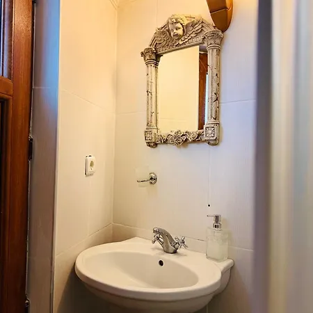 Antik House 1880 Hotel 3*